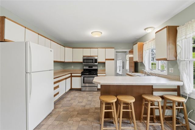 29 Parker St Street, Lincoln, RI 02865