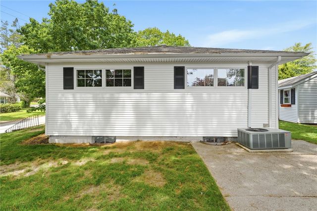 29 Parker St Street, Lincoln, RI 02865