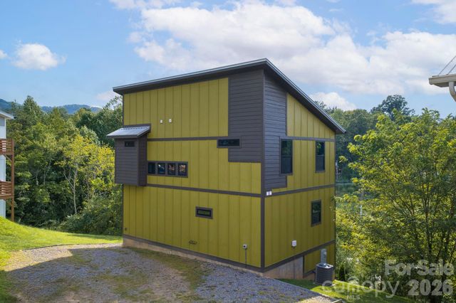 613 Salem Heights Lane, Swannanoa, NC 28778