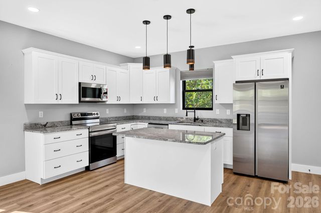613 Salem Heights Lane, Swannanoa, NC 28778
