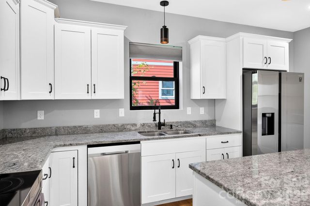 613 Salem Heights Lane, Swannanoa, NC 28778