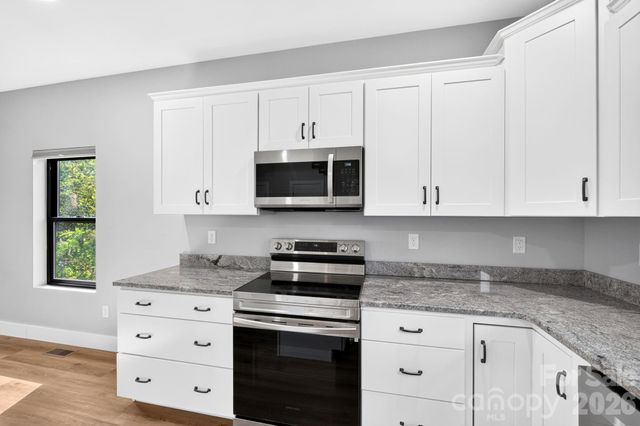 613 Salem Heights Lane, Swannanoa, NC 28778
