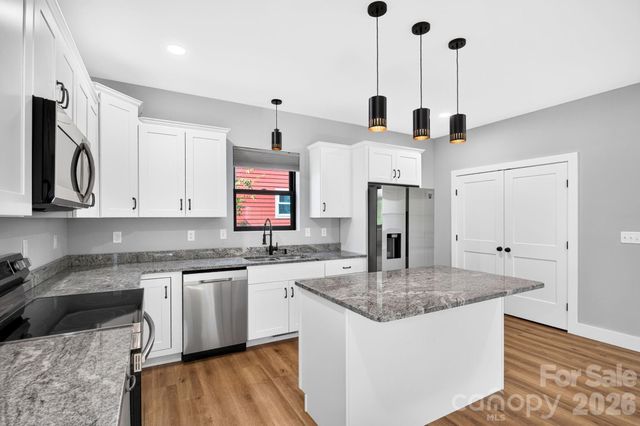 613 Salem Heights Lane, Swannanoa, NC 28778