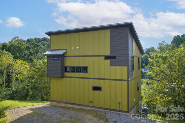 613 Salem Heights Lane, Swannanoa, NC 28778