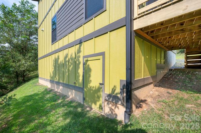 613 Salem Heights Lane, Swannanoa, NC 28778