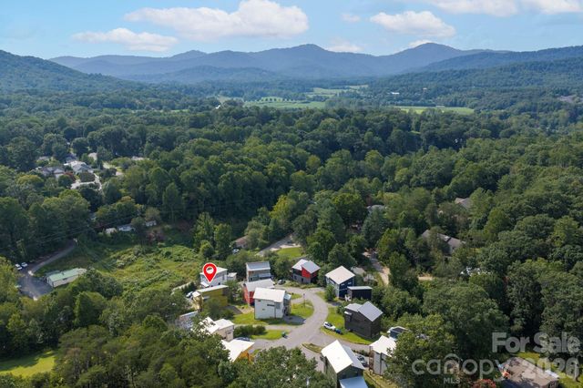 613 Salem Heights Lane, Swannanoa, NC 28778