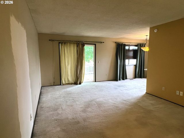 14807 Ne SISKIYOU Ct, Portland, OR 97230