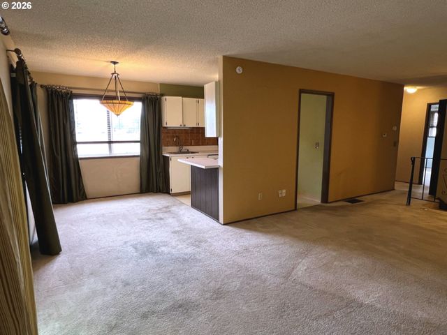14807 Ne SISKIYOU Ct, Portland, OR 97230