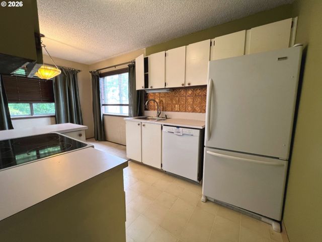 14807 Ne SISKIYOU Ct, Portland, OR 97230