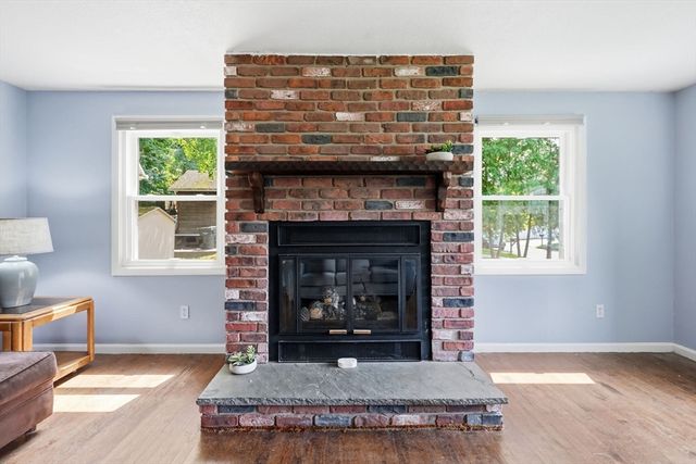 223 Garnet St, Springfield, MA 01129