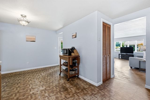 223 Garnet St, Springfield, MA 01129