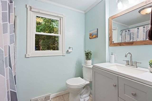 223 Garnet St, Springfield, MA 01129