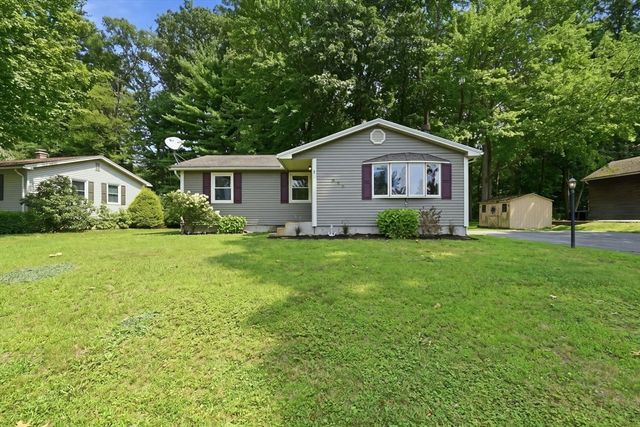 223 Garnet St, Springfield, MA 01129
