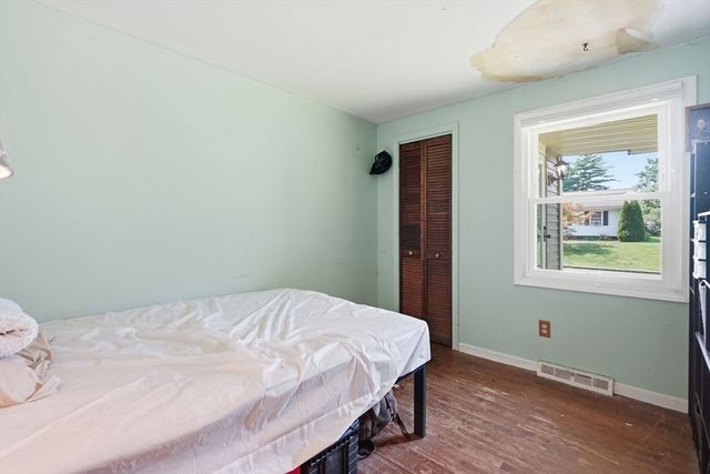 223 Garnet St, Springfield, MA 01129