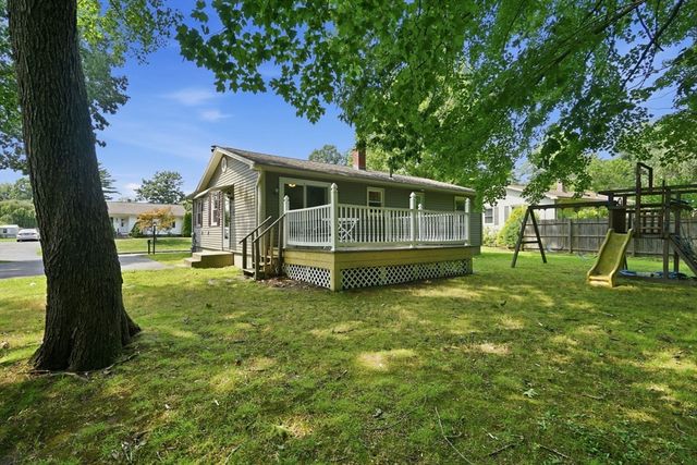 223 Garnet St, Springfield, MA 01129