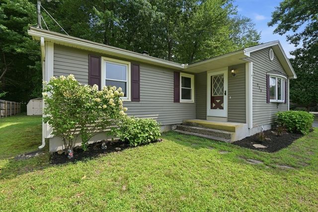 223 Garnet St, Springfield, MA 01129