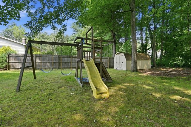 223 Garnet St, Springfield, MA 01129