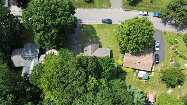 223 Garnet St, Springfield, MA 01129
