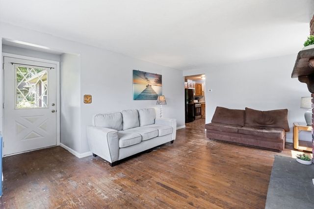 223 Garnet St, Springfield, MA 01129