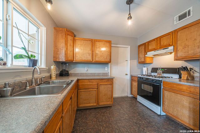 5906 Knoll Krest, San Antonio, TX 78242