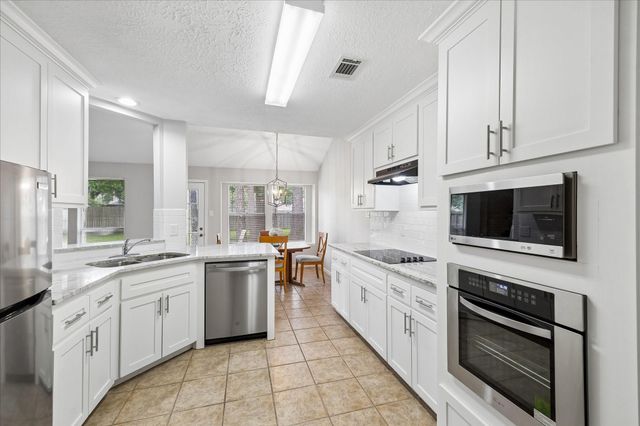 5106 Village Springs Drive, Kingwood, TX 77339