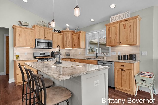 9875 Kateri Way Drive, Caledonia, MI 49316