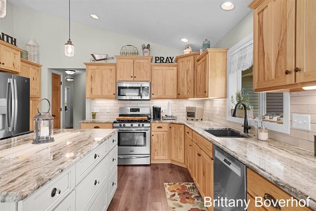 9875 Kateri Way Drive, Caledonia, MI 49316