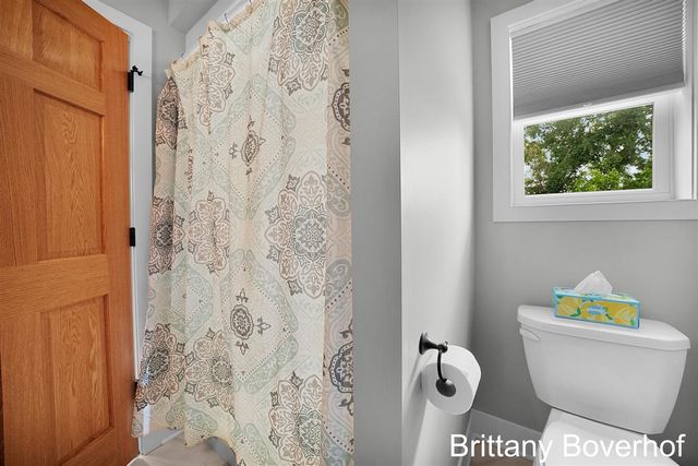 9875 Kateri Way Drive, Caledonia, MI 49316