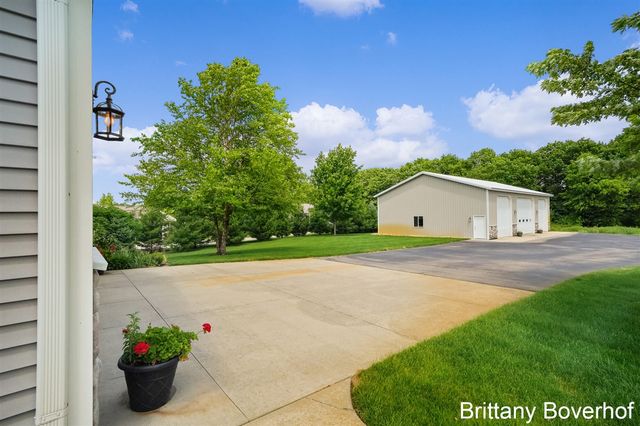 9875 Kateri Way Drive, Caledonia, MI 49316