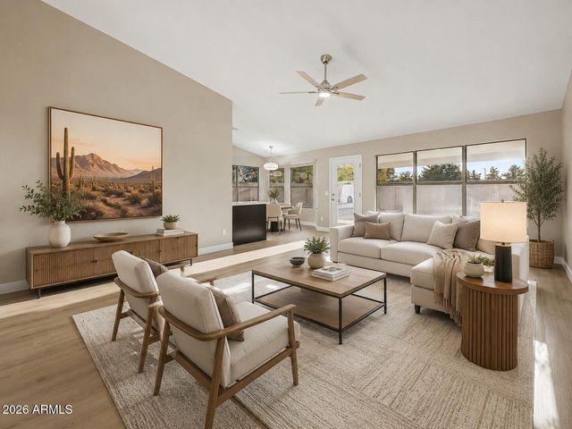 576 S MOOREA Drive, Gilbert, AZ 85296