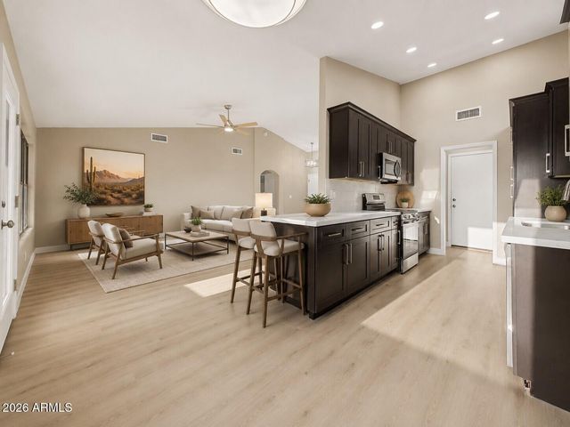 576 S MOOREA Drive, Gilbert, AZ 85296