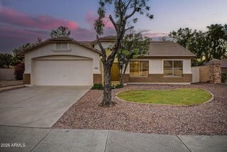 576 S MOOREA Drive, Gilbert, AZ 85296