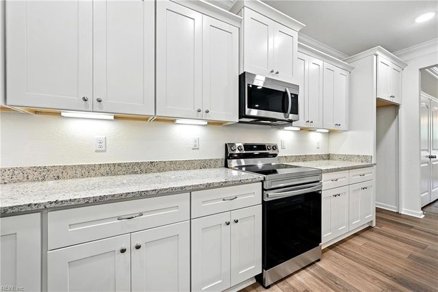56 Willow Rd, Hampton, VA 23664
