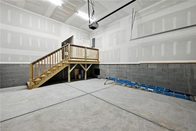 56 Willow Rd, Hampton, VA 23664