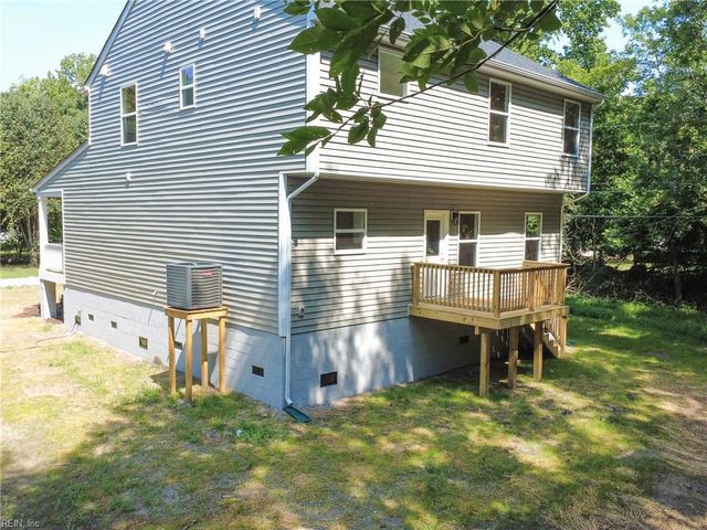 56 Willow Rd, Hampton, VA 23664