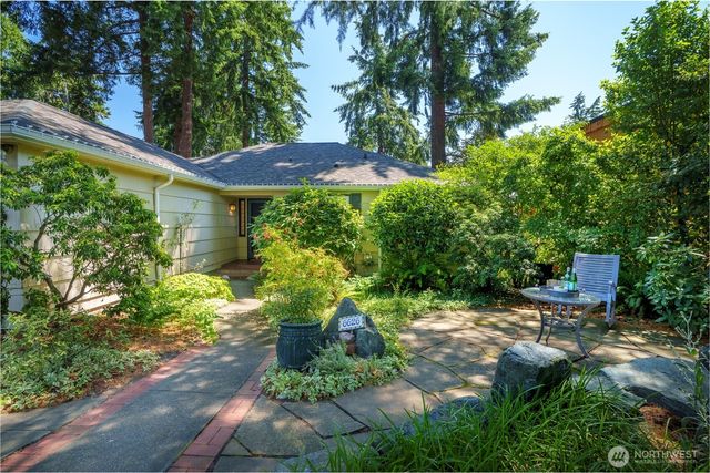 6626 57th Avenue NE, Seattle, WA 98115