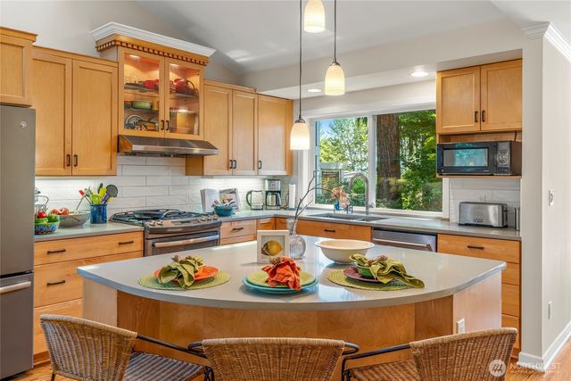 6626 57th Avenue NE, Seattle, WA 98115