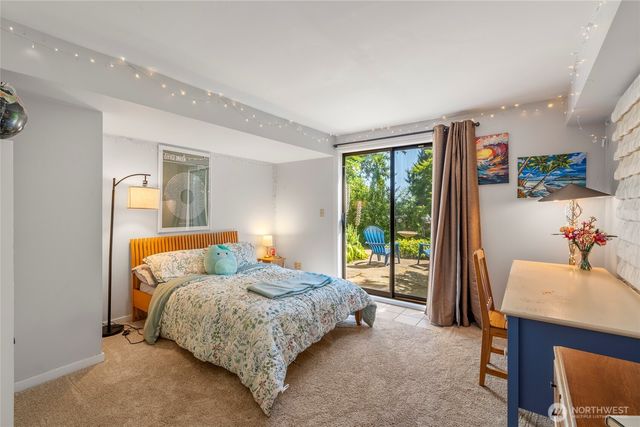 6626 57th Avenue NE, Seattle, WA 98115