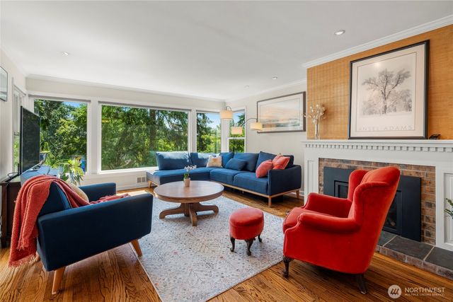 6626 57th Avenue NE, Seattle, WA 98115