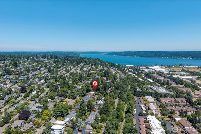 6626 57th Avenue NE, Seattle, WA 98115