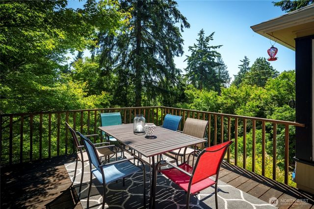 6626 57th Avenue NE, Seattle, WA 98115
