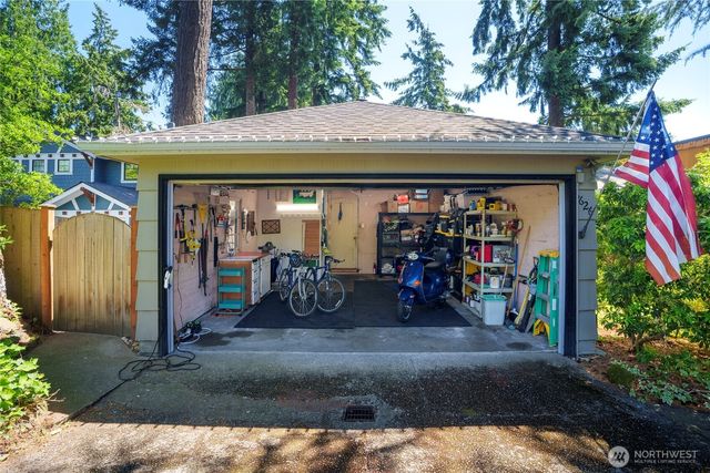 6626 57th Avenue NE, Seattle, WA 98115