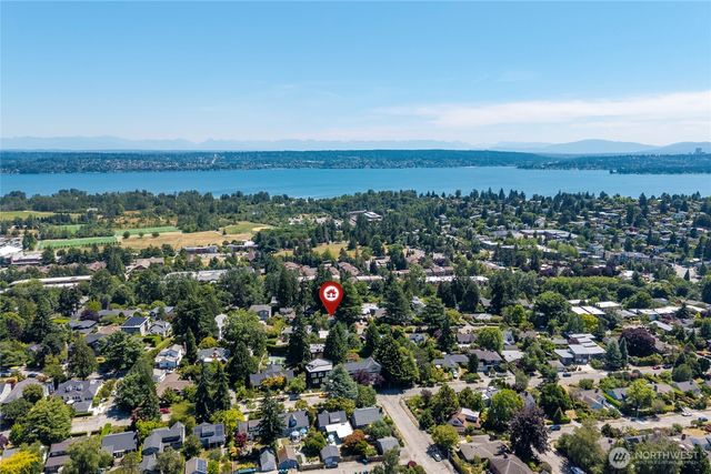 6626 57th Avenue NE, Seattle, WA 98115