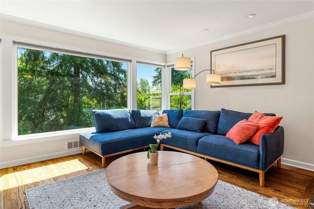 6626 57th Avenue NE, Seattle, WA 98115