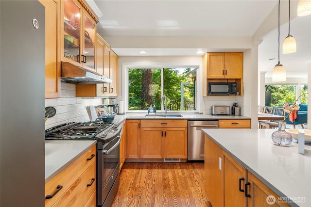 6626 57th Avenue NE, Seattle, WA 98115