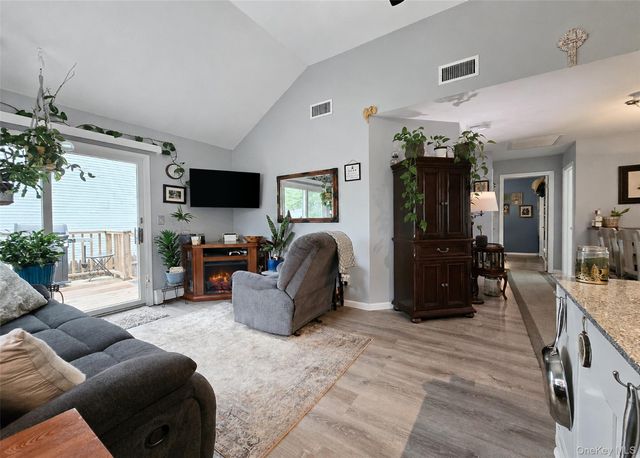 228 Hampton Avenue, Mastic, NY 11950