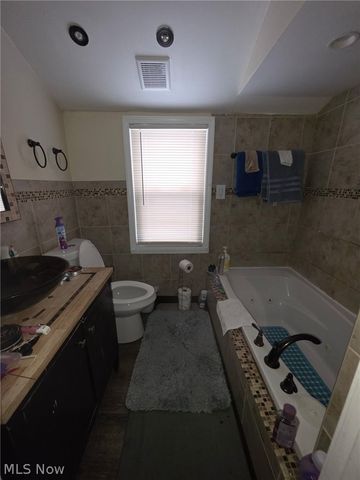 2370 N Taylor Road, East Cleveland, OH 44112