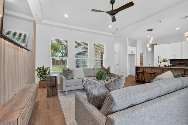 3210 Carpenter Avenue, Dallas, TX 75215