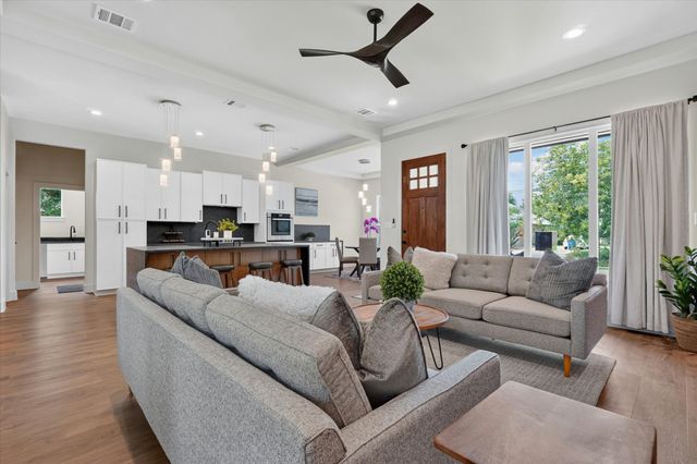 3210 Carpenter Avenue, Dallas, TX 75215