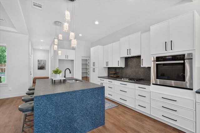 3210 Carpenter Avenue, Dallas, TX 75215